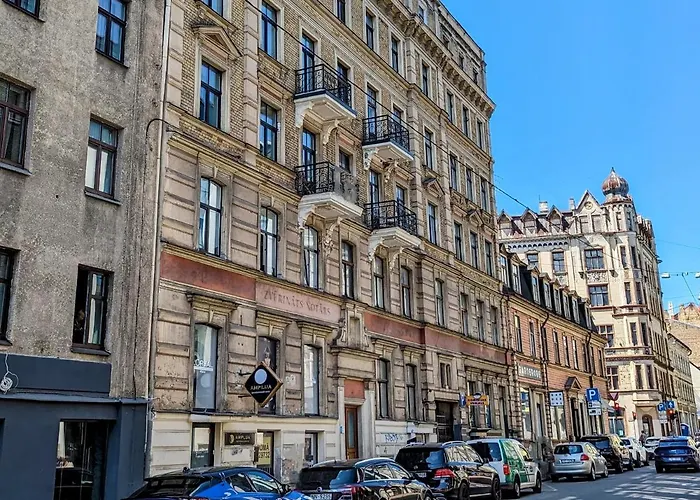 Perfectly 5 Min To Old Town & Art Noveau.